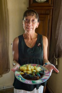 Madame Maratray, chef/owner of Auberge de la Miotte does, for me a very good Boeuf Bourguignon. Sadly only open at lunchtime. Will be my canteen when the seasons force me to give up the ham and cheese sandwich in the vineyard.