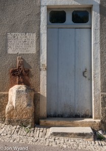 St Romain is one of those old villages where you have to keep your eyes open for the interesting and unexpected...